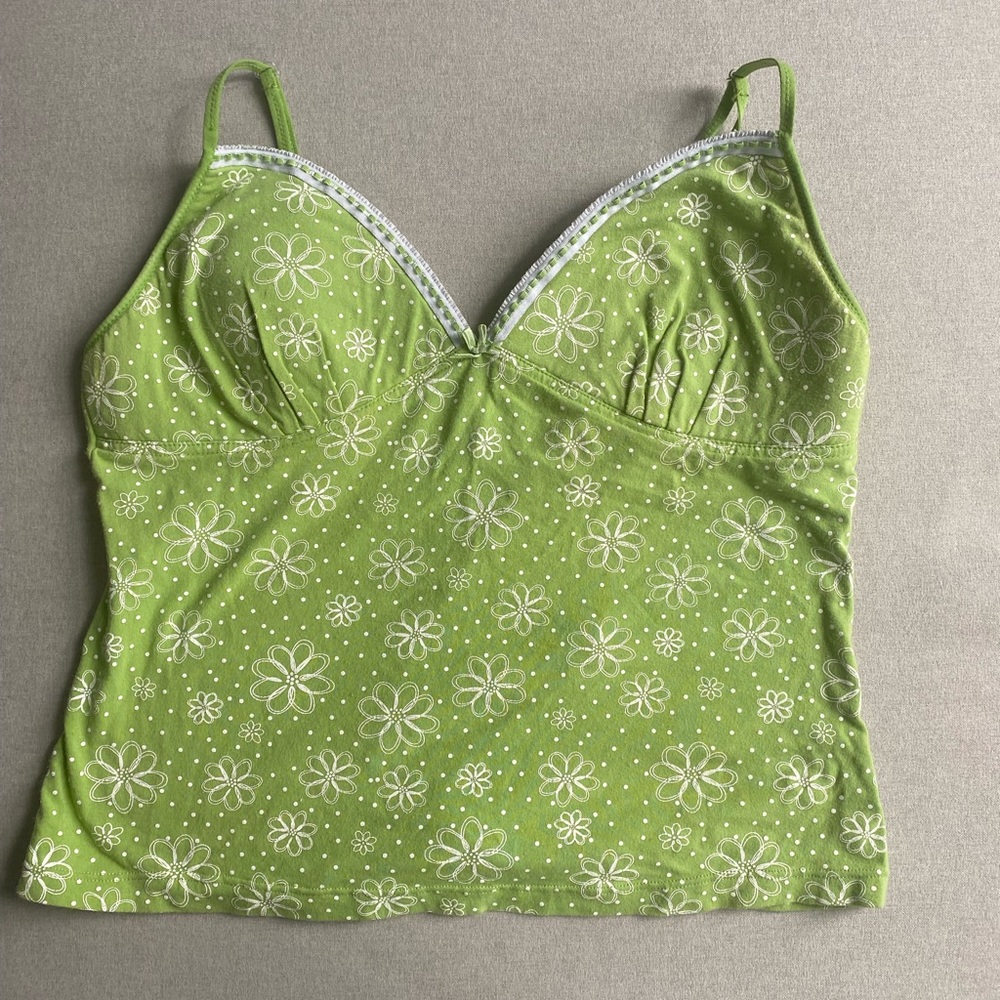 Thrifted green tank top. Great condition fits cup size B-D.